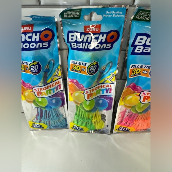 Self-Sealing Water Balloons - Picture 3 of 4